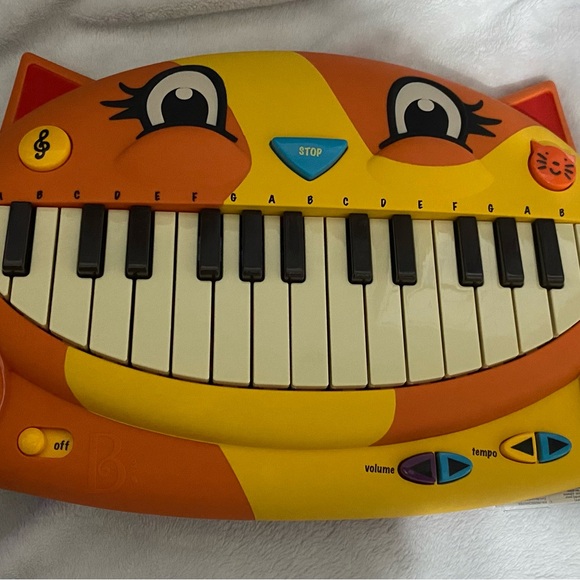 Colorful Cat Keyboard with Microphone - Picture 9 of 12